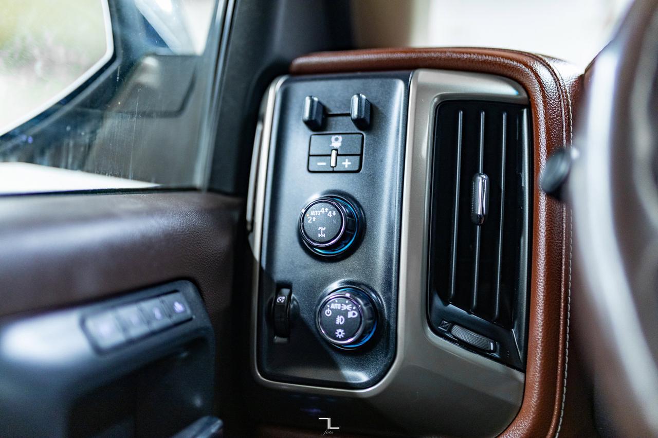 2018 Chevrolet Silverado 1500 4x4 Crew Cab High Country Leather Roof Nav BCam Red Deer AB