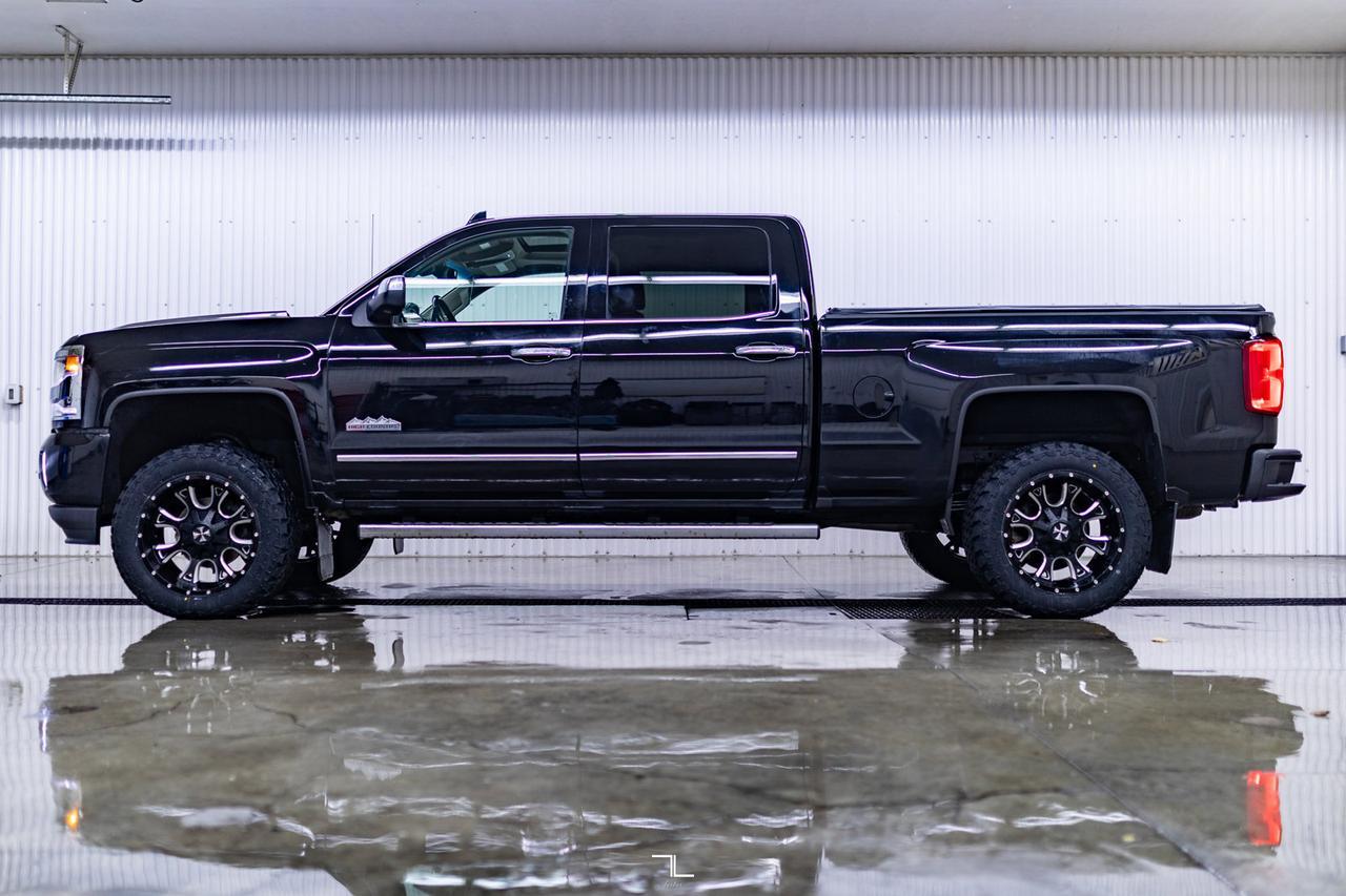 2018 Chevrolet Silverado 1500 4x4 Crew Cab High Country Leather Roof Nav BCam Red Deer AB
