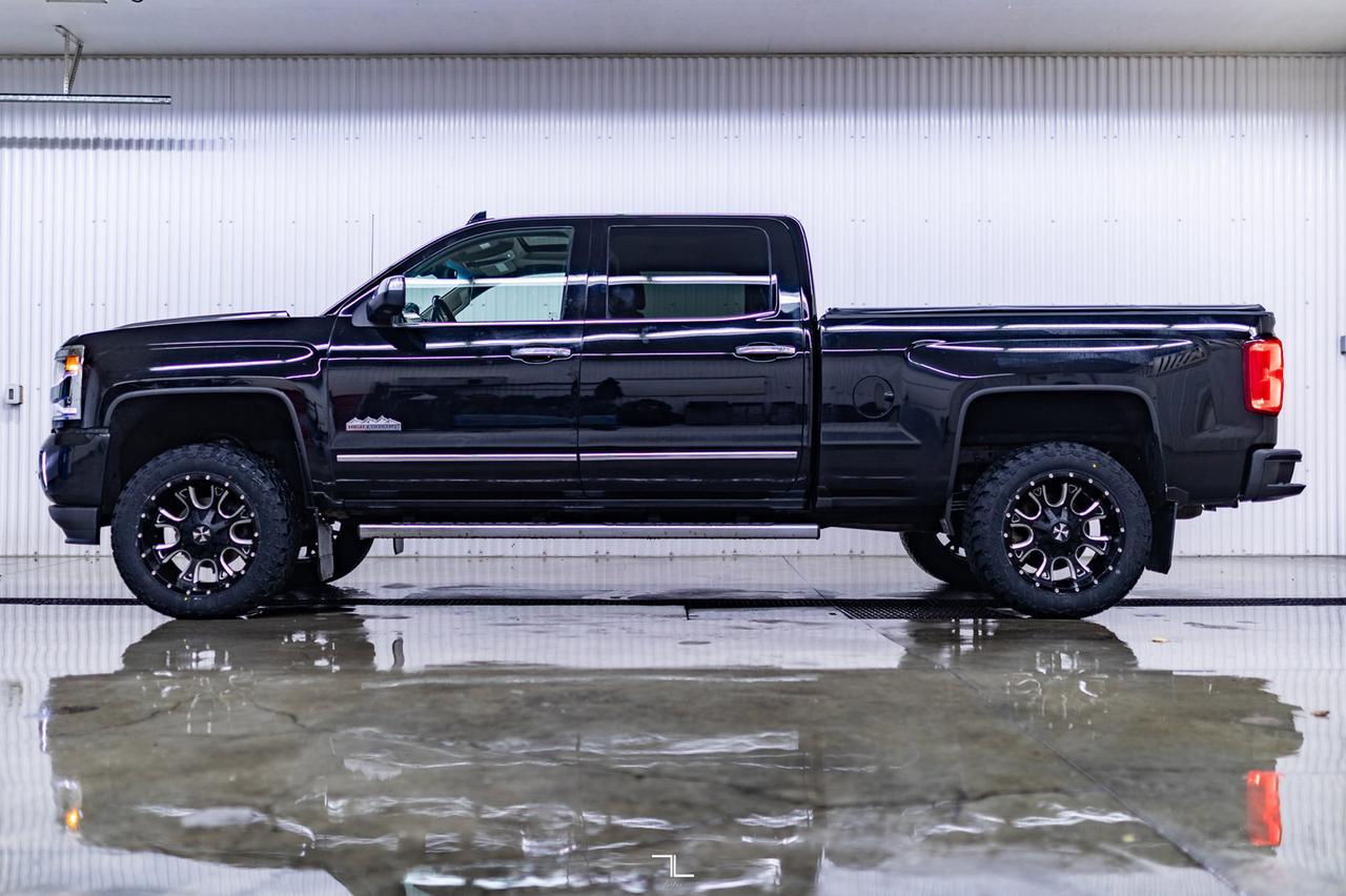 2018 Chevrolet Silverado 1500 4x4 Crew Cab High Country Leather Roof Nav BCam Red Deer AB