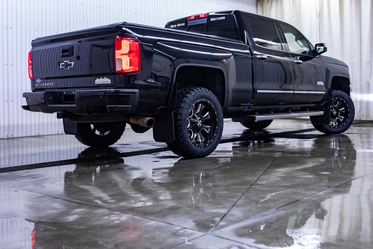 2018 Chevrolet Silverado 1500 4x4 Crew Cab High Country Leather Roof Nav BCam Red Deer AB