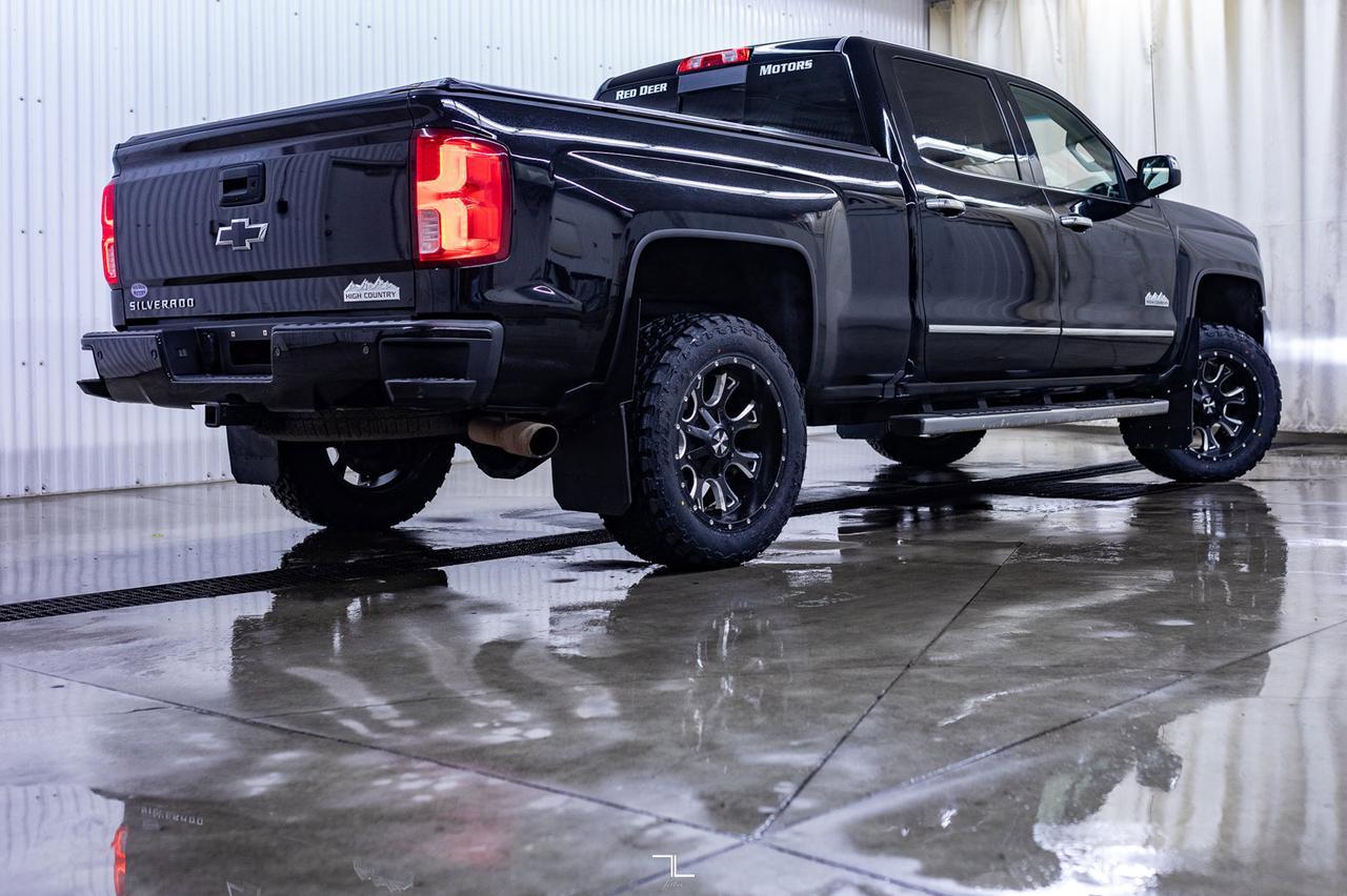 2018 Chevrolet Silverado 1500 4x4 Crew Cab High Country Leather Roof Nav BCam Red Deer AB