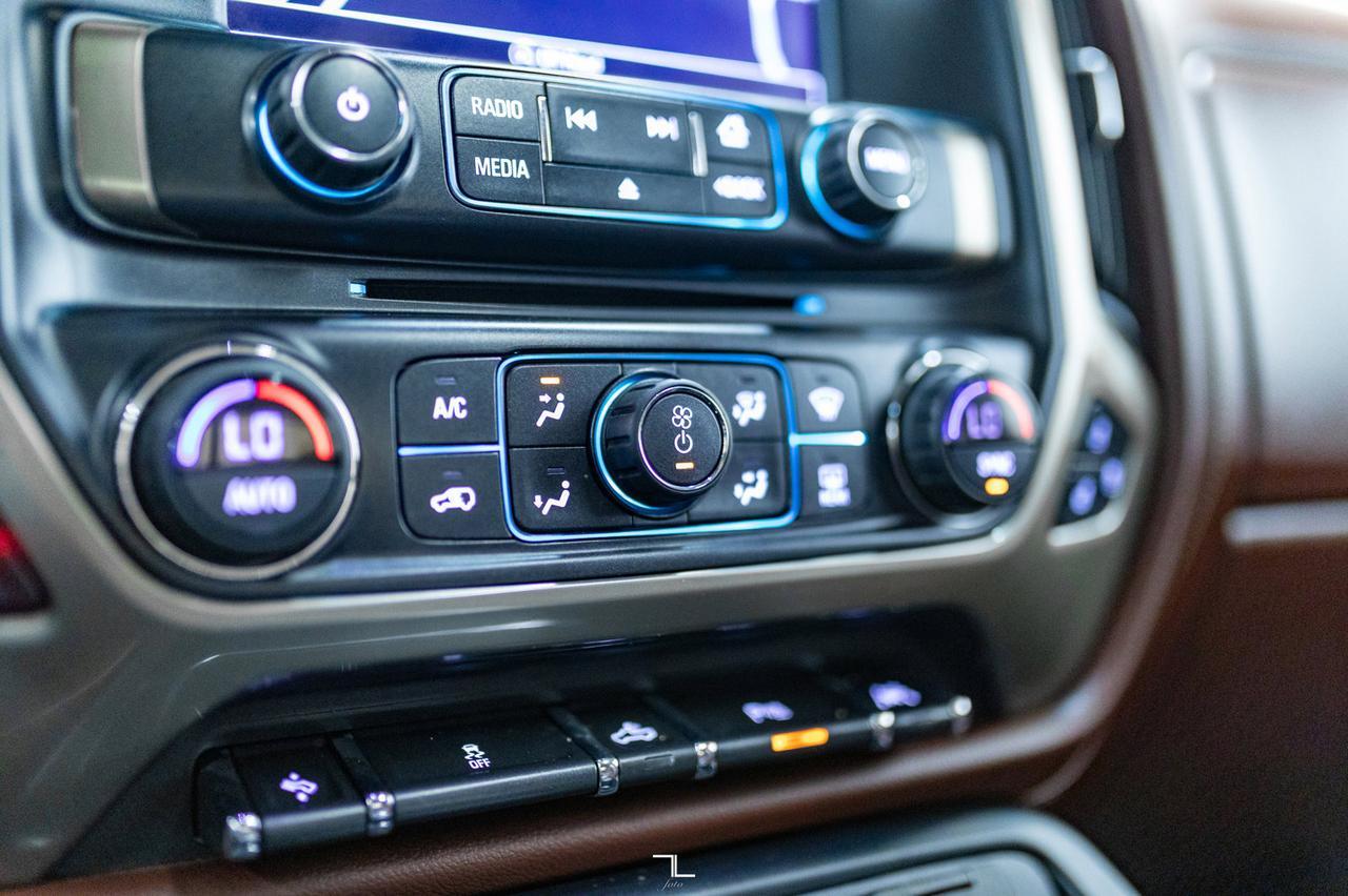 2018 Chevrolet Silverado 1500 4x4 Crew Cab High Country Leather Roof Nav BCam Red Deer AB