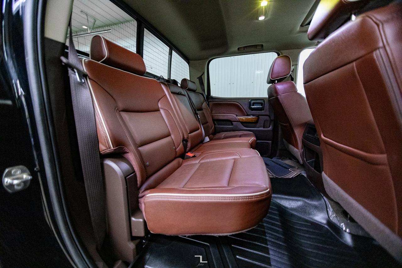 2018 Chevrolet Silverado 1500 4x4 Crew Cab High Country Leather Roof Nav BCam Red Deer AB