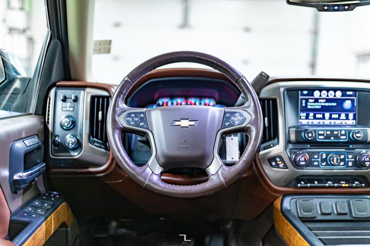 2018 Chevrolet Silverado 1500 4x4 Crew Cab High Country Leather Roof Nav BCam Red Deer AB