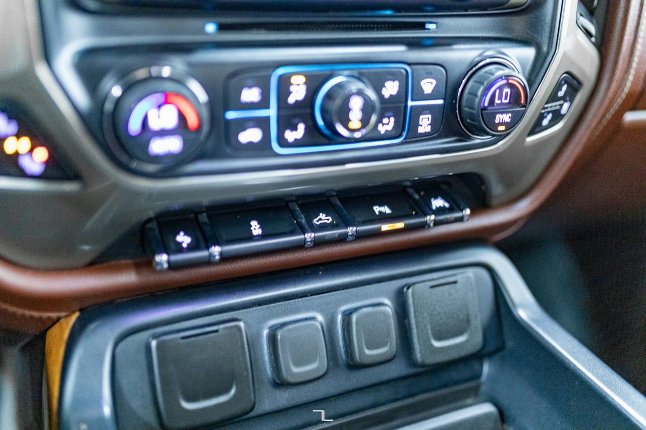 2018 Chevrolet Silverado 1500 4x4 Crew Cab High Country Leather Roof Nav BCam Red Deer AB