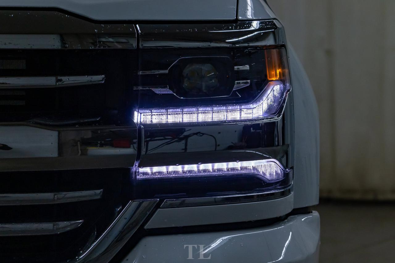 2018 Chevrolet Silverado 1500 4x4 Crew Cab High Country Leather Roof Nav Red Deer AB