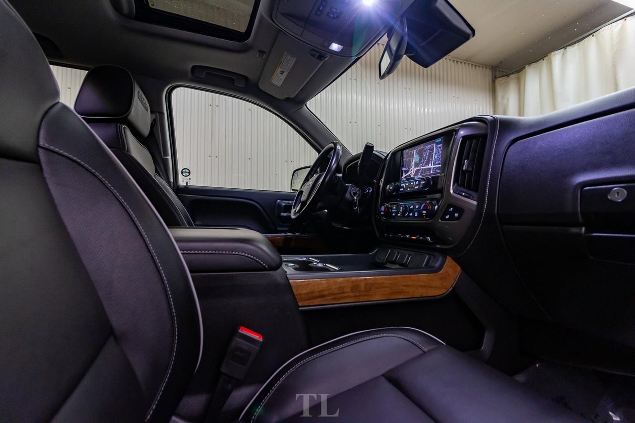 2018 Chevrolet Silverado 1500 4x4 Crew Cab High Country Leather Roof Nav Red Deer AB