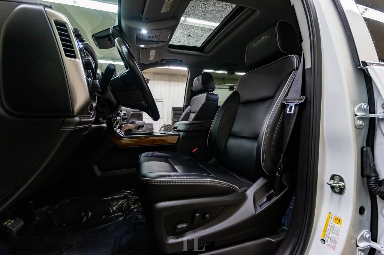 2018 Chevrolet Silverado 1500 4x4 Crew Cab High Country Leather Roof Nav Red Deer AB