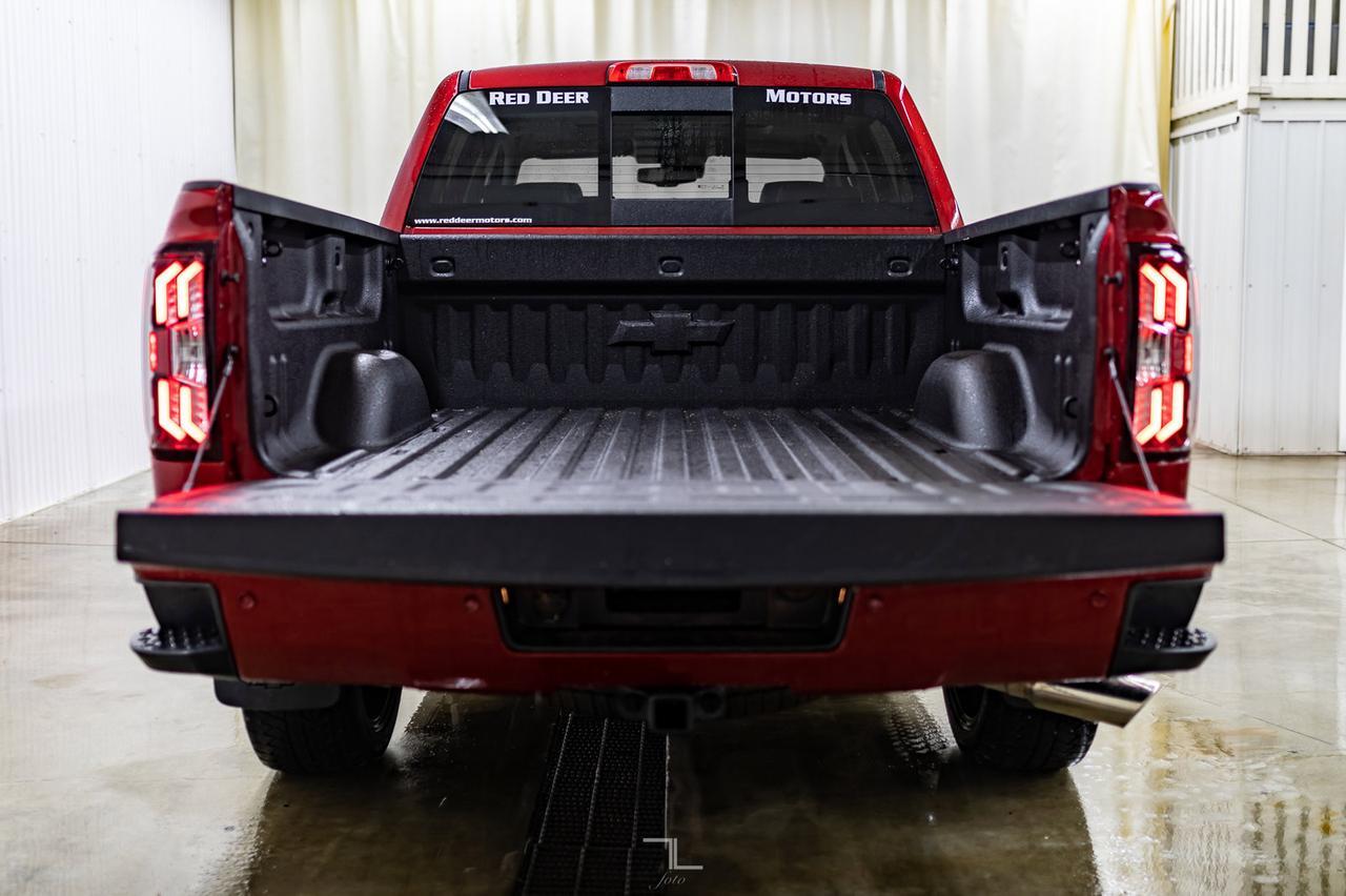 2018 Chevrolet Silverado 1500 4x4 Crew Cab High Country Leather Roof Nav Red Deer AB