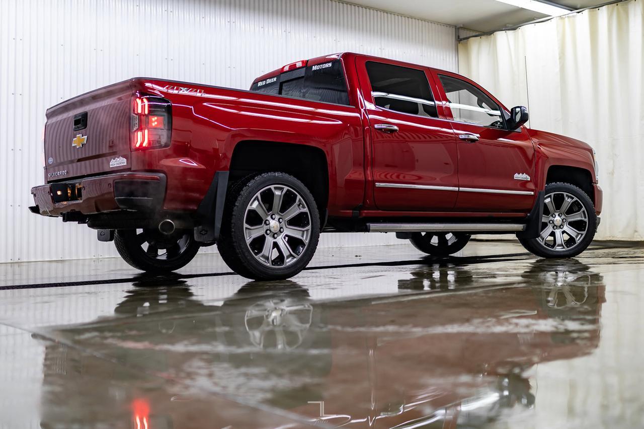 2018 Chevrolet Silverado 1500 4x4 Crew Cab High Country Leather Roof Nav Red Deer AB