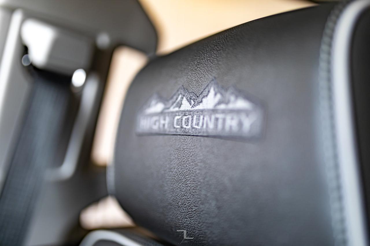 2018 Chevrolet Silverado 1500 4x4 Crew Cab High Country Leather Roof Nav Red Deer AB