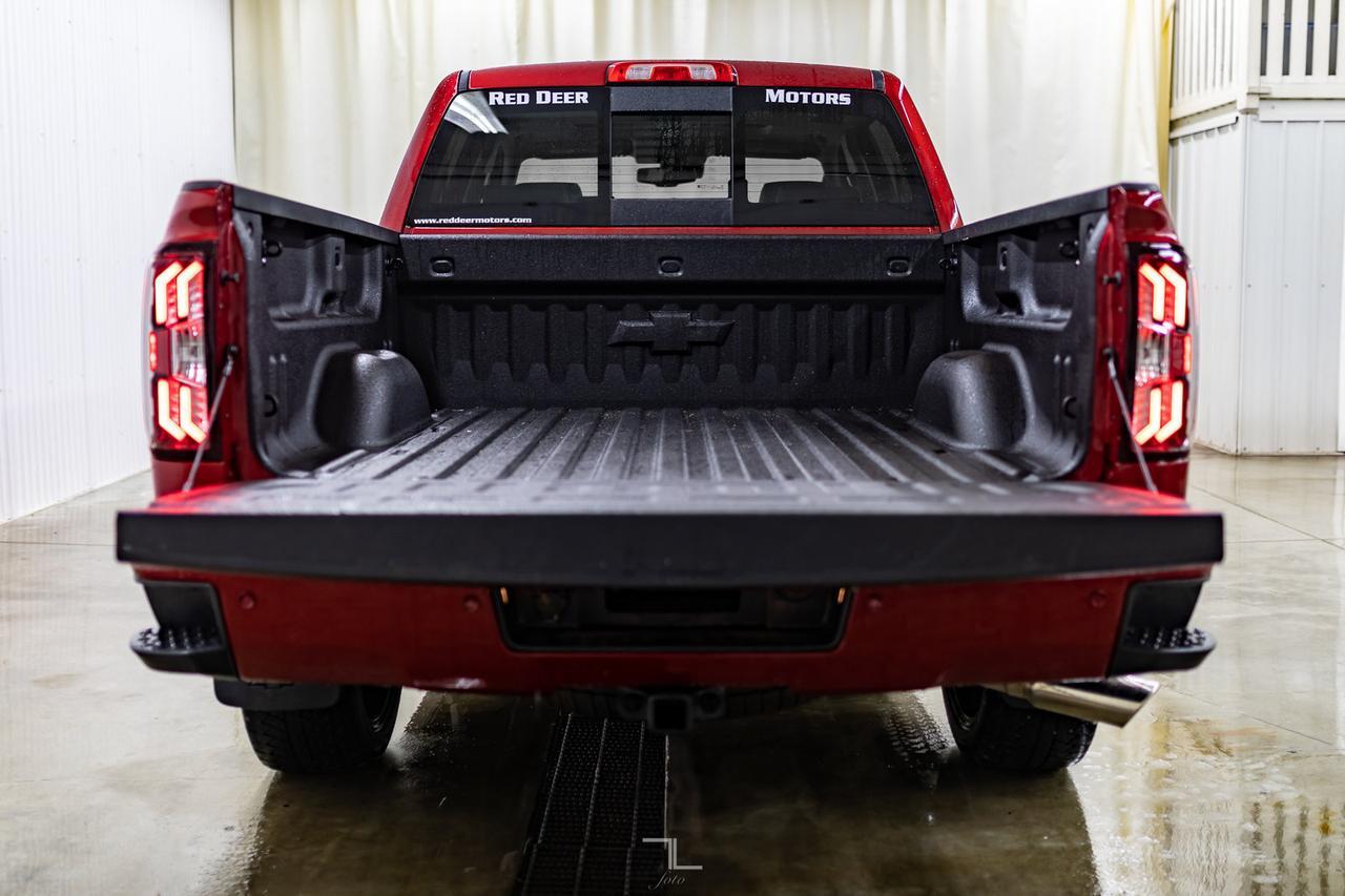 2018 Chevrolet Silverado 1500 4x4 Crew Cab High Country Leather Roof Nav Red Deer AB