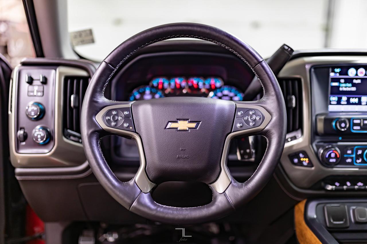 2018 Chevrolet Silverado 1500 4x4 Crew Cab High Country Leather Roof Nav Red Deer AB