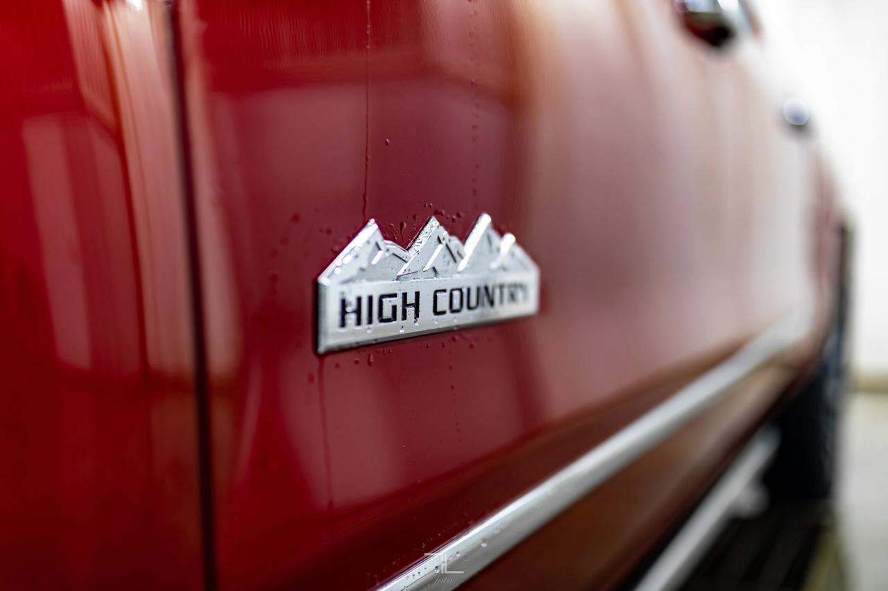 2018 Chevrolet Silverado 1500 4x4 Crew Cab High Country Leather Roof Nav Red Deer AB