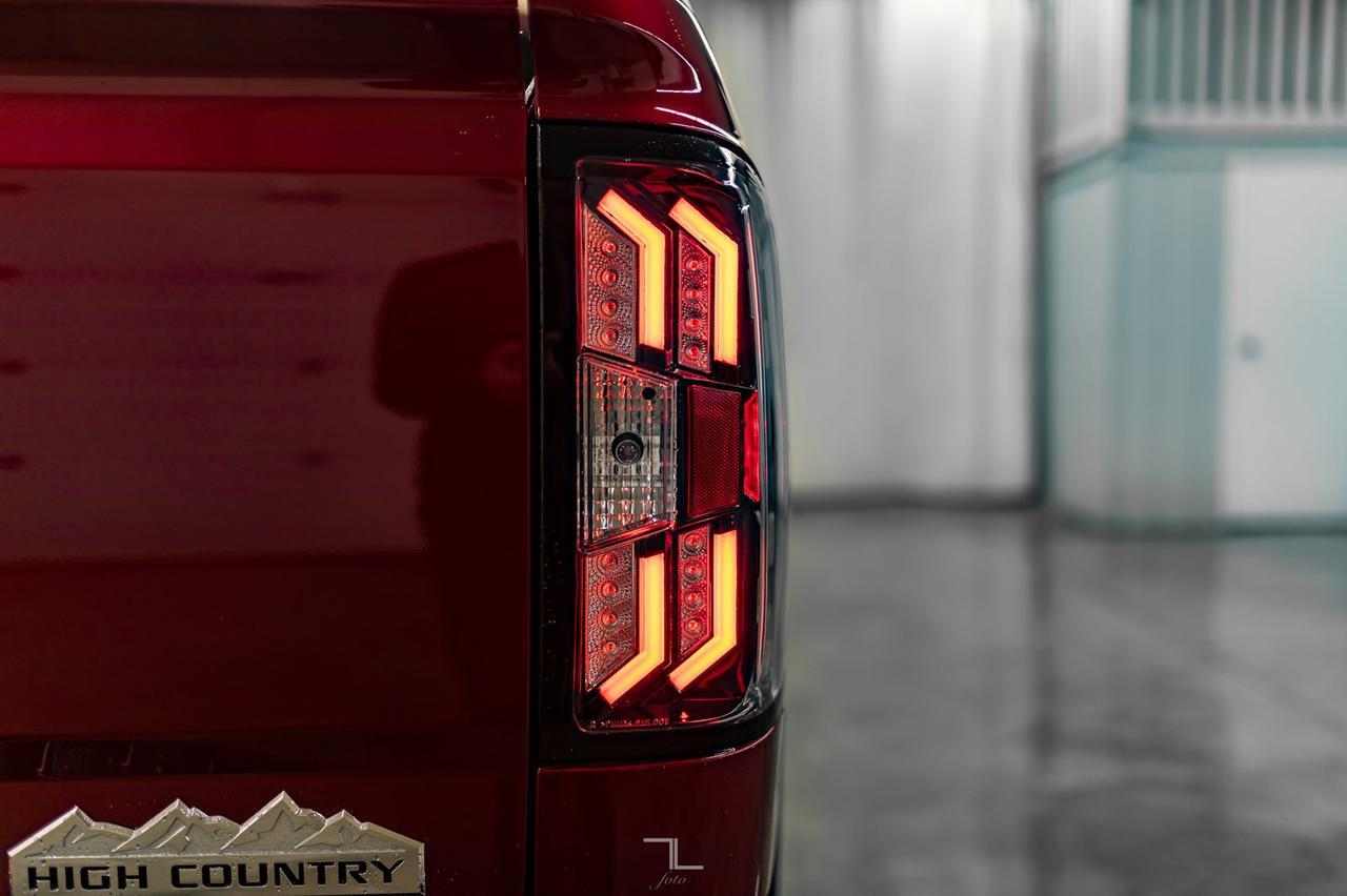 2018 Chevrolet Silverado 1500 4x4 Crew Cab High Country Leather Roof Nav Red Deer AB