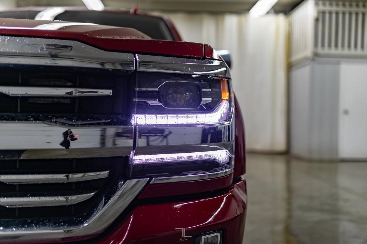 2018 Chevrolet Silverado 1500 4x4 Crew Cab High Country Leather Roof Nav Red Deer AB