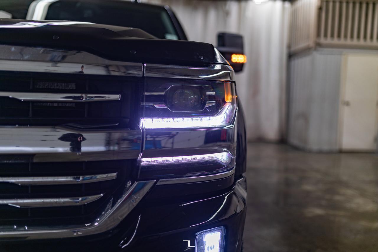 2018 Chevrolet Silverado 1500 4x4 Crew Cab High Country Leather Roof Nav Red Deer AB