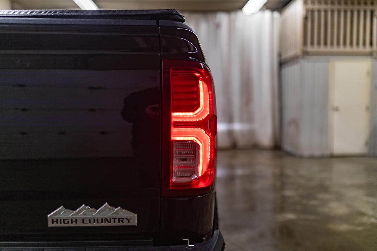 2018 Chevrolet Silverado 1500 4x4 Crew Cab High Country Leather Roof Nav Red Deer AB