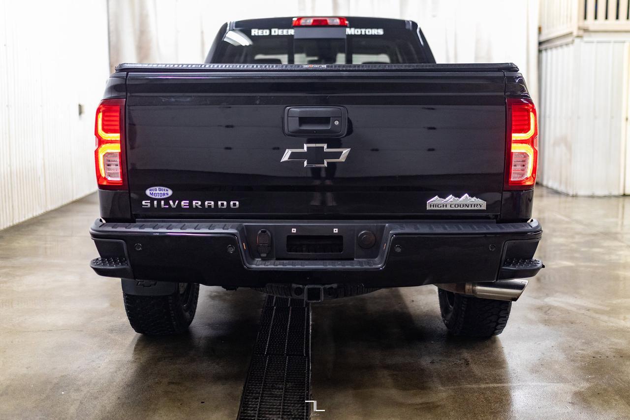 2018 Chevrolet Silverado 1500 4x4 Crew Cab High Country Leather Roof Nav Red Deer AB