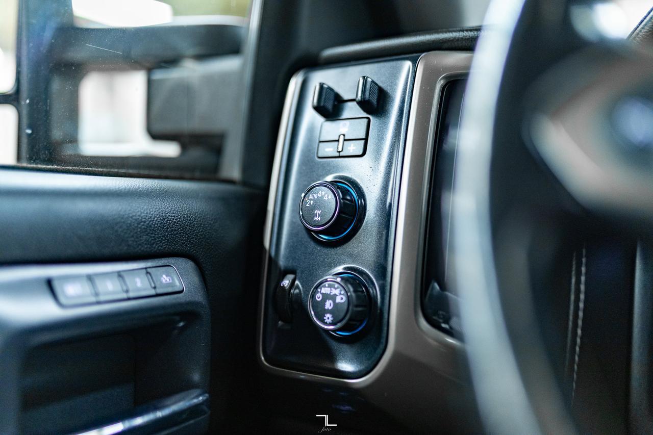 2018 Chevrolet Silverado 1500 4x4 Crew Cab High Country Leather Roof Nav Red Deer AB