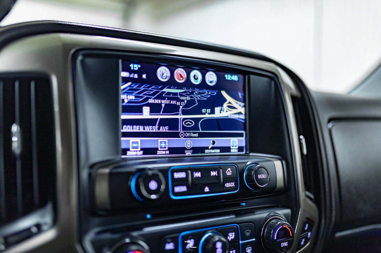 2018 Chevrolet Silverado 1500 4x4 Crew Cab High Country Leather Roof Nav Red Deer AB