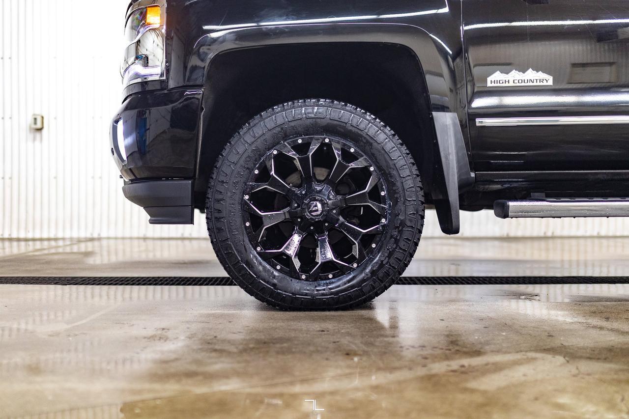 2018 Chevrolet Silverado 1500 4x4 Crew Cab High Country Leather Roof Nav Red Deer AB