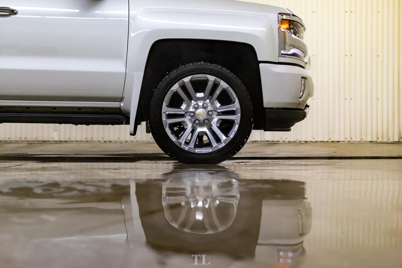 2018 Chevrolet Silverado 1500 4x4 Crew Cab High Country Leather Roof Nav Red Deer AB