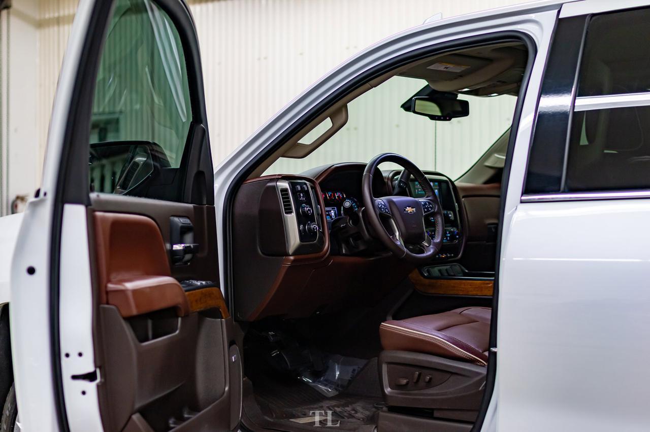 2018 Chevrolet Silverado 1500 4x4 Crew Cab High Country Leather Roof Nav Red Deer AB