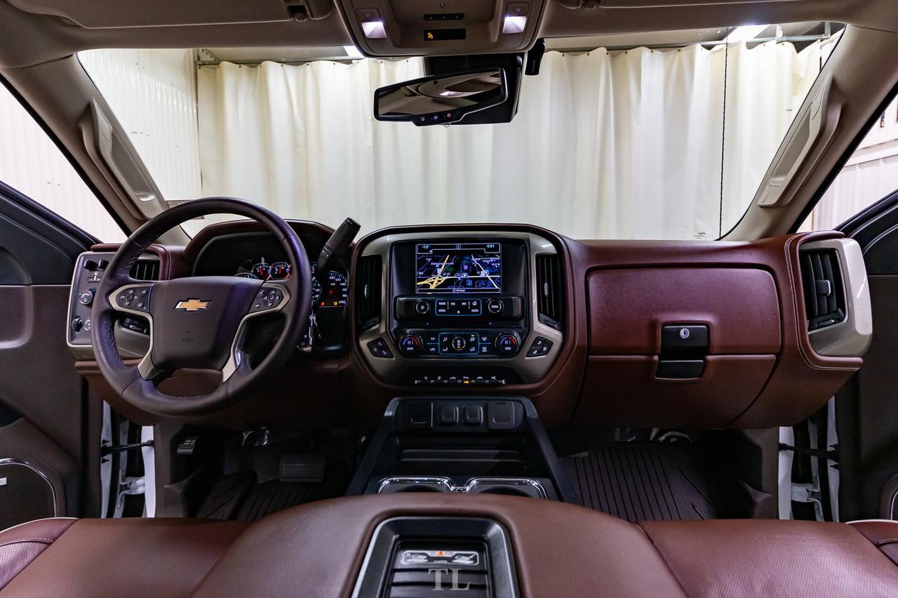 2018 Chevrolet Silverado 1500 4x4 Crew Cab High Country Leather Roof Nav Red Deer AB