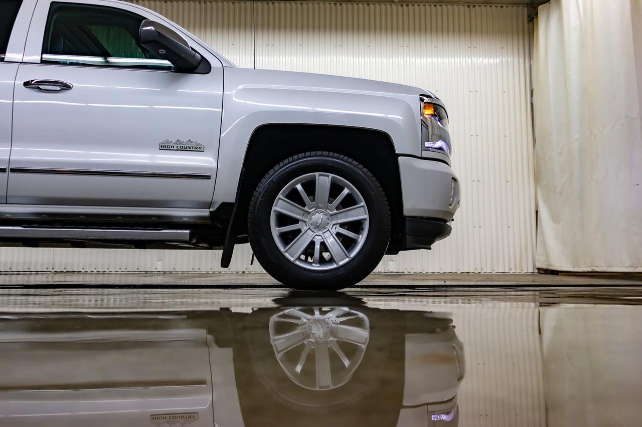 2018 Chevrolet Silverado 1500 4x4 Crew Cab High Country Leather Roof Nav Red Deer AB