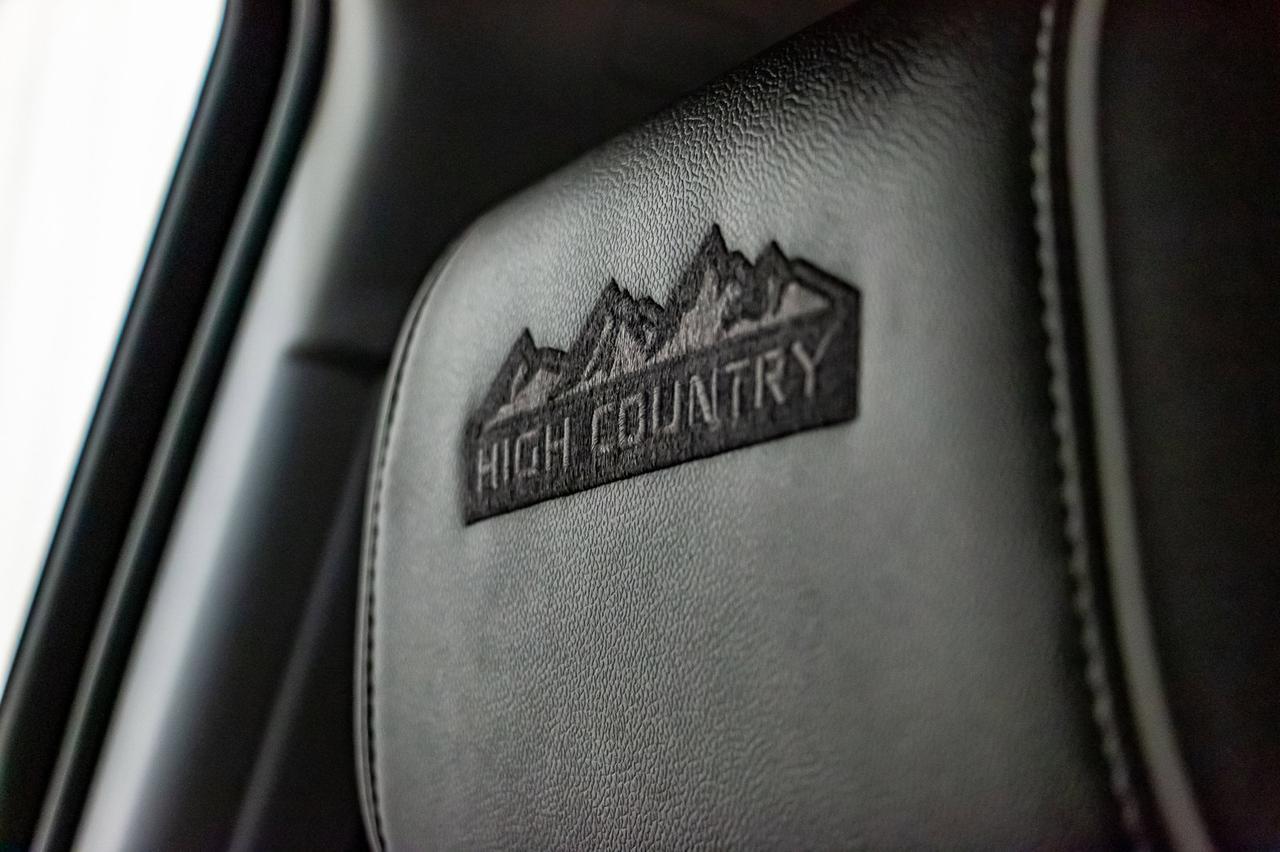 2018 Chevrolet Silverado 1500 4x4 Crew Cab High Country Leather Roof Nav Red Deer AB