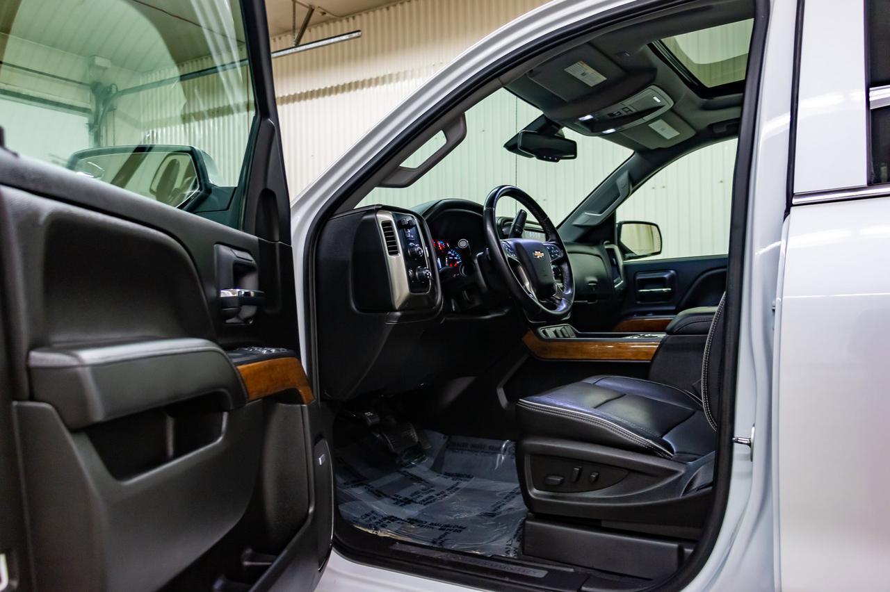 2018 Chevrolet Silverado 1500 4x4 Crew Cab High Country Leather Roof Nav Red Deer AB