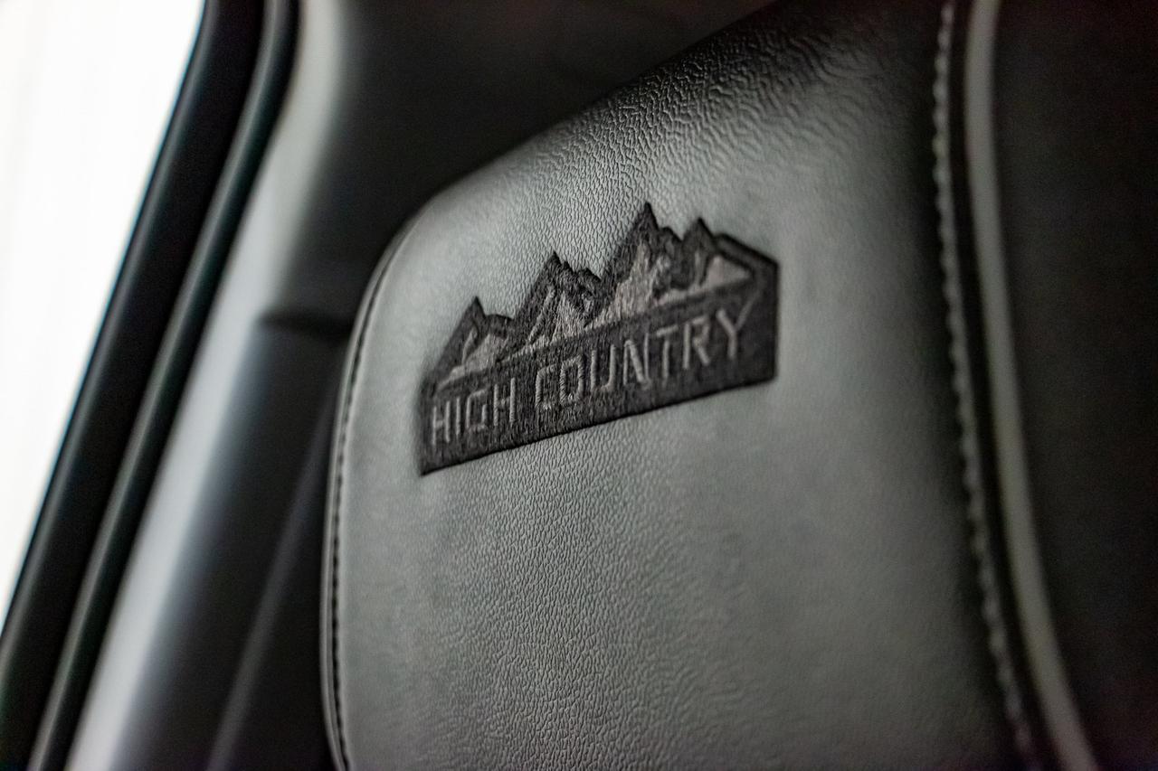 2018 Chevrolet Silverado 1500 4x4 Crew Cab High Country Leather Roof Nav Red Deer AB
