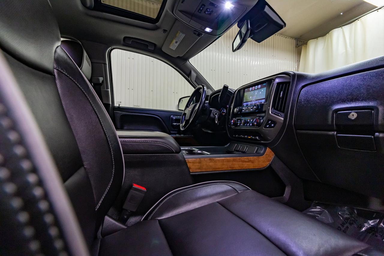 2018 Chevrolet Silverado 1500 4x4 Crew Cab High Country Leather Roof Nav Red Deer AB