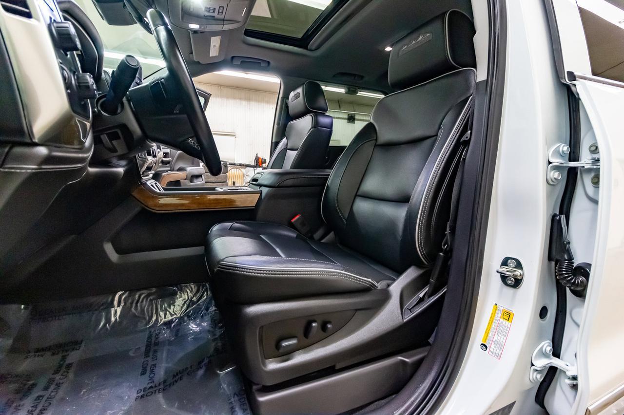 2018 Chevrolet Silverado 1500 4x4 Crew Cab High Country Leather Roof Nav Red Deer AB