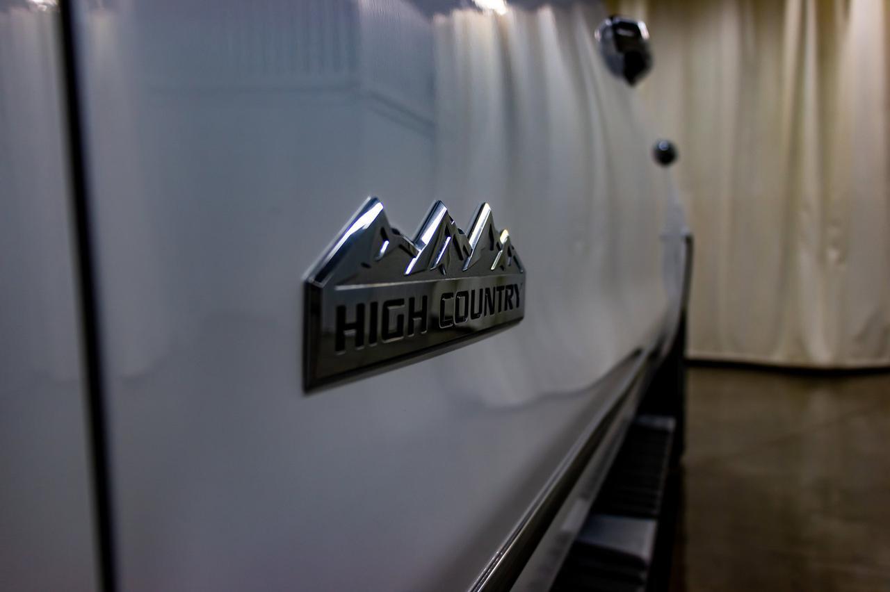 2018 Chevrolet Silverado 1500 4x4 Crew Cab High Country Leather Roof Nav Red Deer AB