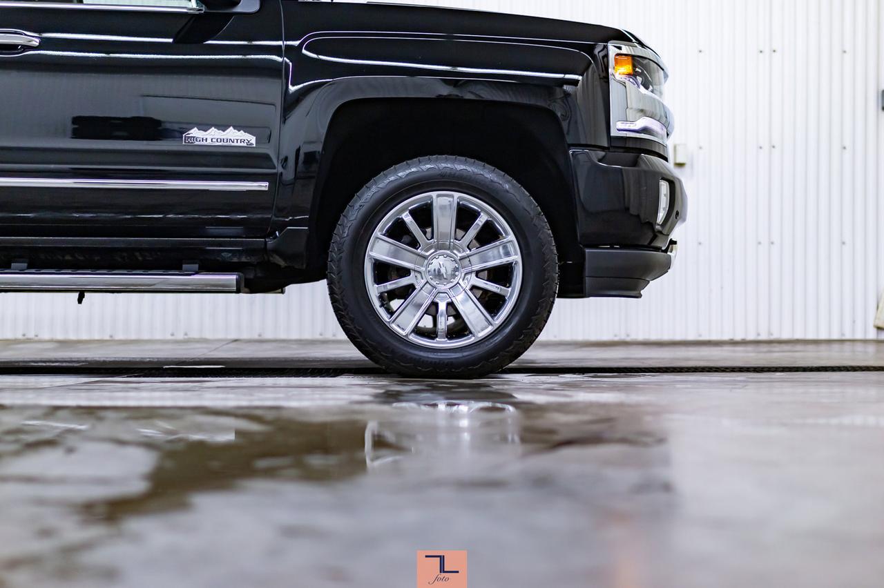 2018 Chevrolet Silverado 1500 4x4 Crew Cab High Country Leather Roof Nav Red Deer AB