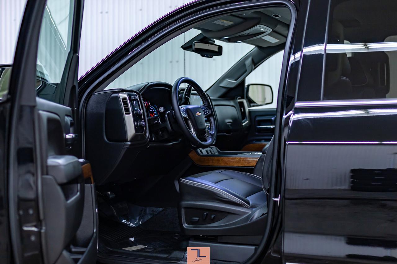 2018 Chevrolet Silverado 1500 4x4 Crew Cab High Country Leather Roof Nav Red Deer AB