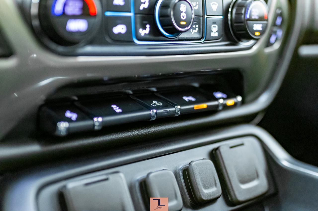 2018 Chevrolet Silverado 1500 4x4 Crew Cab High Country Leather Roof Nav Red Deer AB