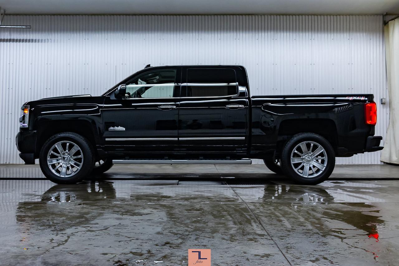 2018 Chevrolet Silverado 1500 4x4 Crew Cab High Country Leather Roof Nav Red Deer AB