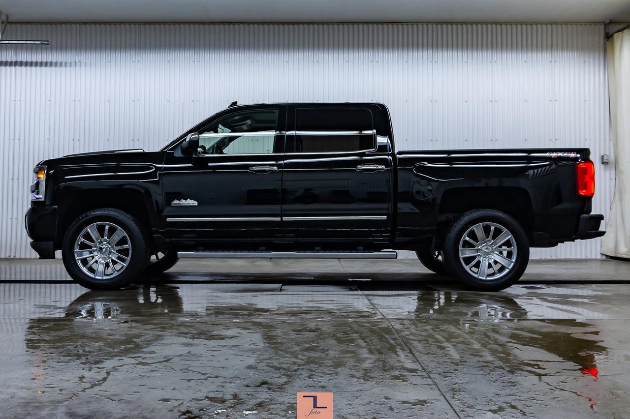 2018 Chevrolet Silverado 1500 4x4 Crew Cab High Country Leather Roof Nav Red Deer AB