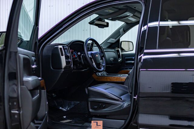 2018 Chevrolet Silverado 1500 4x4 Crew Cab High Country Leather Roof Nav Red Deer AB