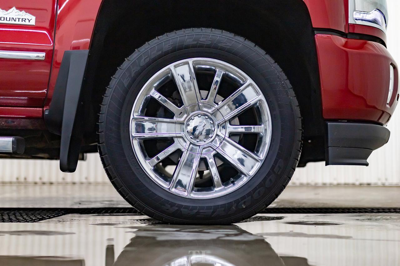 2018 Chevrolet Silverado 1500 4x4 Crew Cab High Country Longbox Leather Roof Nav Red Deer AB