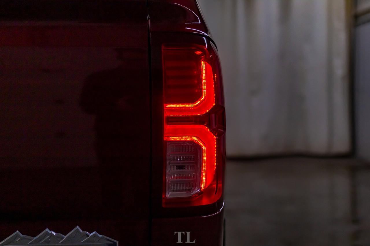 2018 Chevrolet Silverado 1500 4x4 Crew Cab High Country Longbox Leather Roof Nav Red Deer AB