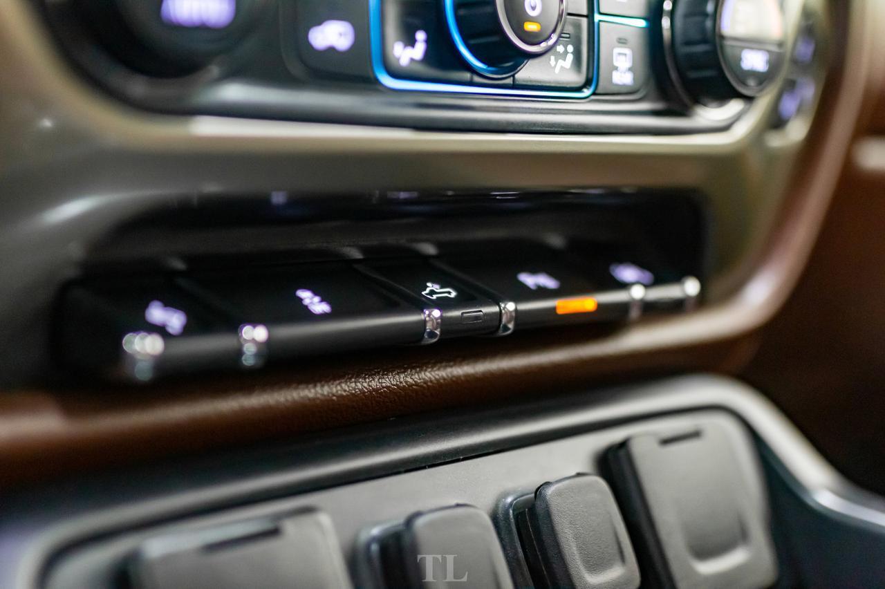 2018 Chevrolet Silverado 1500 4x4 Crew Cab High Country Longbox Leather Roof Nav Red Deer AB