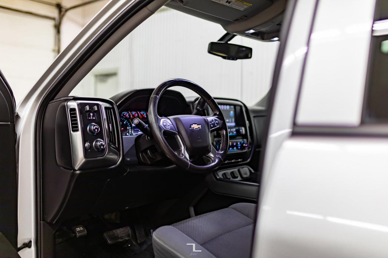 2018 Chevrolet Silverado 1500 4x4 Crew Cab LT BCam HSeats Red Deer AB