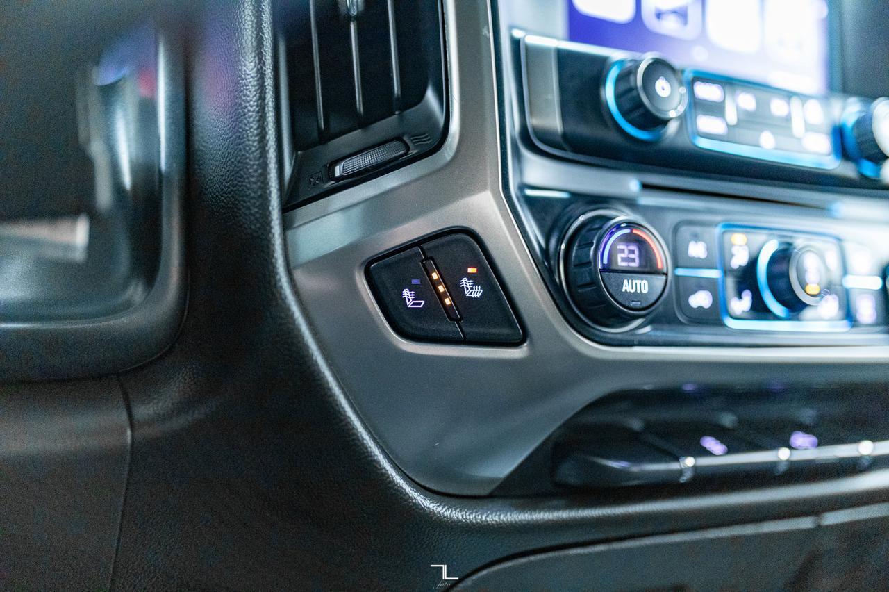 2018 Chevrolet Silverado 1500 4x4 Crew Cab LT BCam Red Deer AB