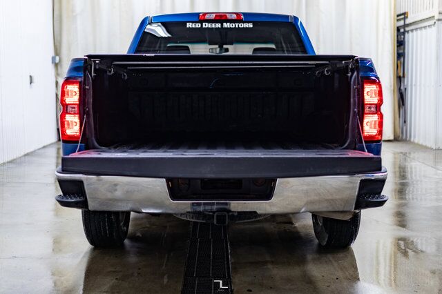 2018 Chevrolet Silverado 1500 4x4 Crew Cab LT BCam Red Deer AB