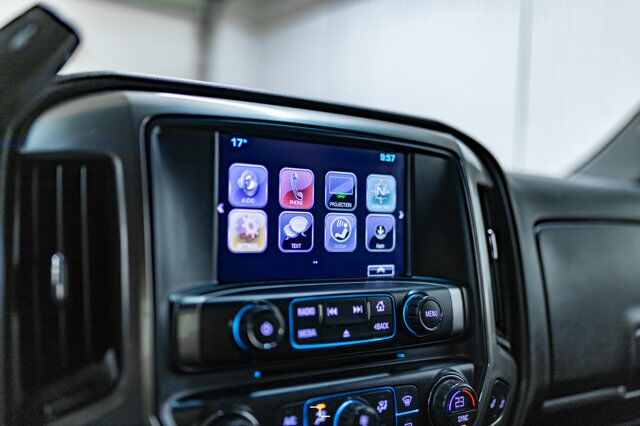 2018 Chevrolet Silverado 1500 4x4 Crew Cab LT BCam Red Deer AB