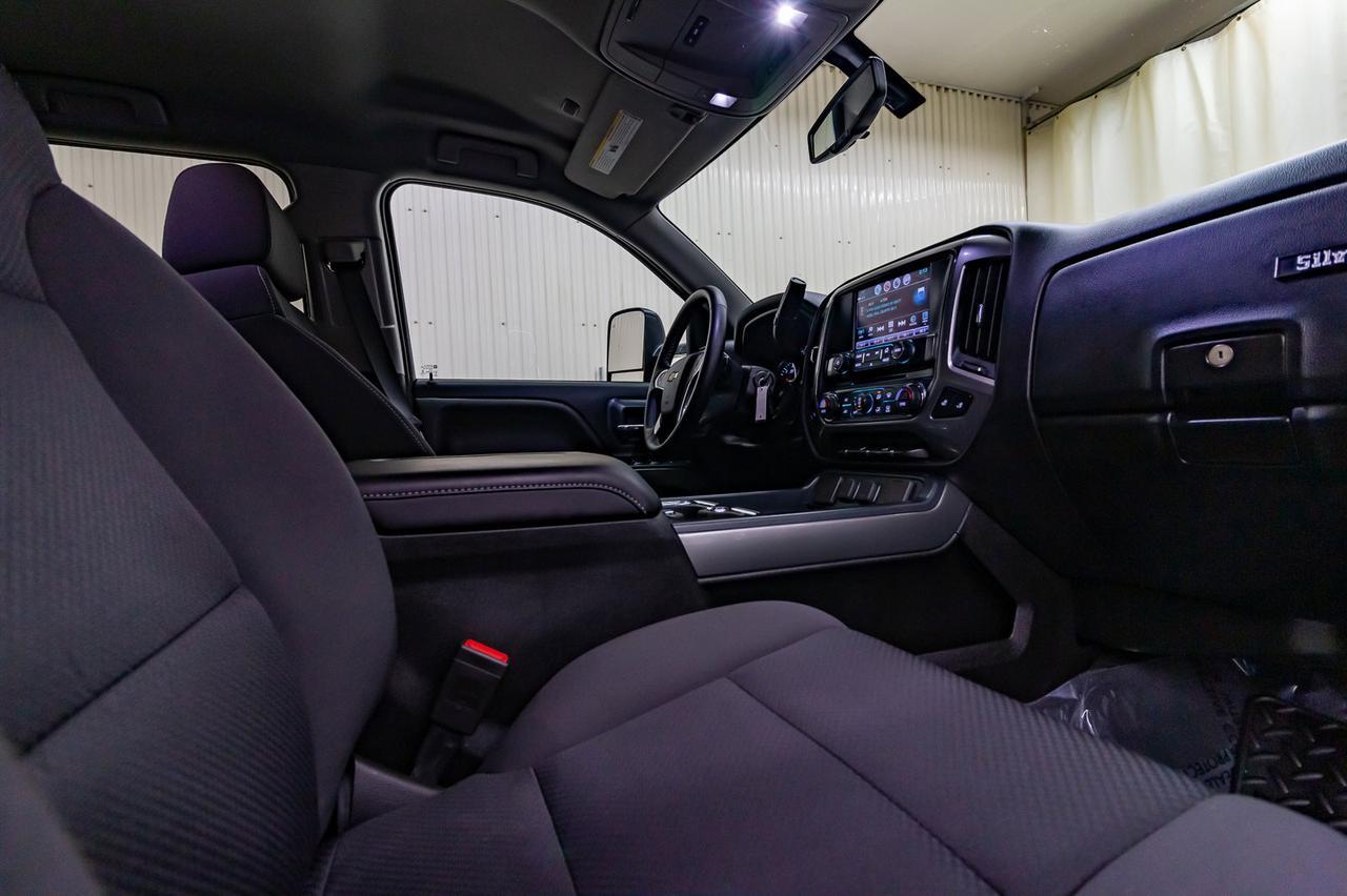 2018 Chevrolet Silverado 1500 4x4 Crew Cab LT Big 10 BCam Red Deer AB